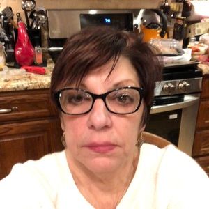 Meet your Posher, Debbie